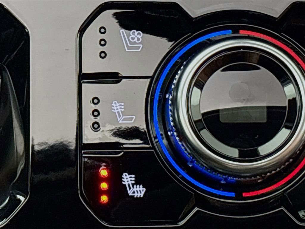 Used 2026 GMC Sierra 3500 Denali Ultimate image 22