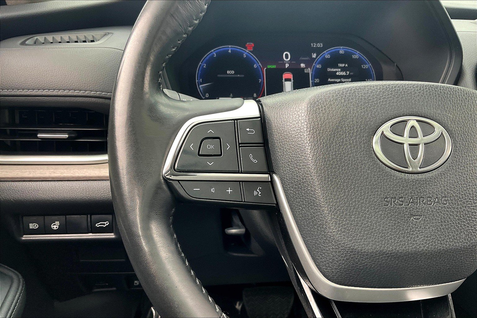 Used 2024 Toyota Grand Highlander AWD image 23