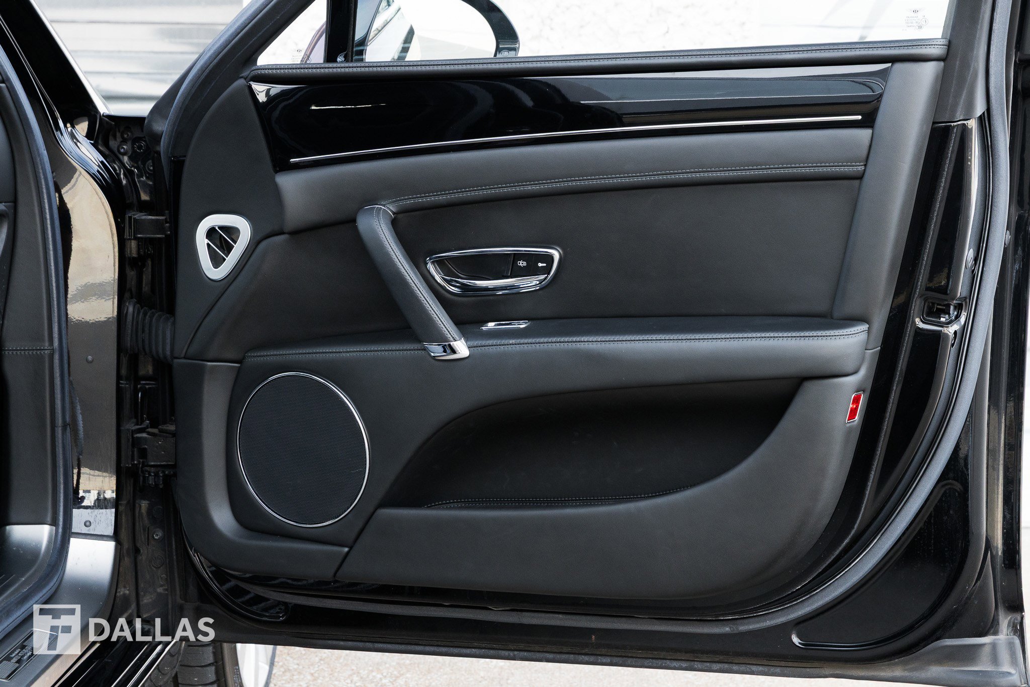 Used 2014 Bentley Flying Spur W12 image 37