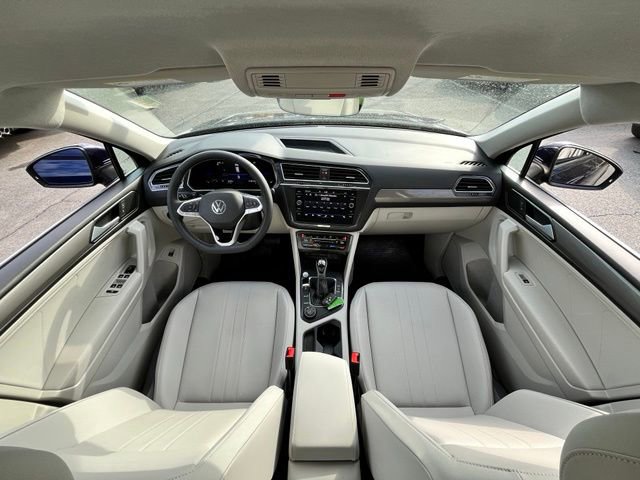 Used 2022 Volkswagen Tiguan SE AWD/4WD image 22