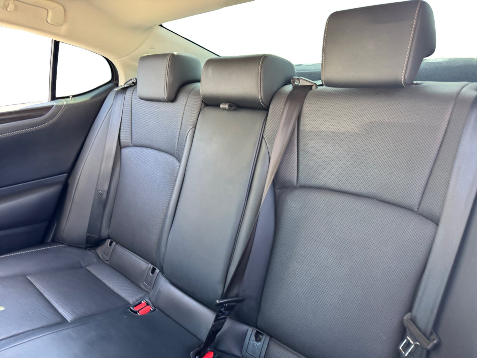 Used 2019 Lexus ES 300h FWD image 13