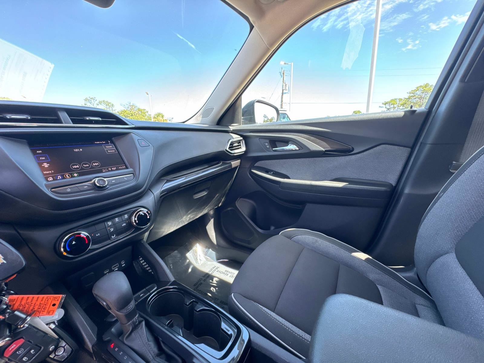 Used 2023 Chevrolet TrailBlazer LS FWD image 25