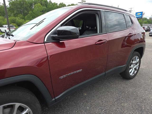 Used 2022 Jeep Compass Latitude AWD/4WD image 31