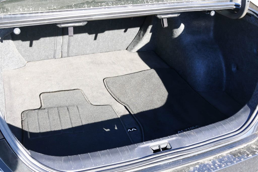 Used 2025 Nissan Altima 2.5 SV image 8