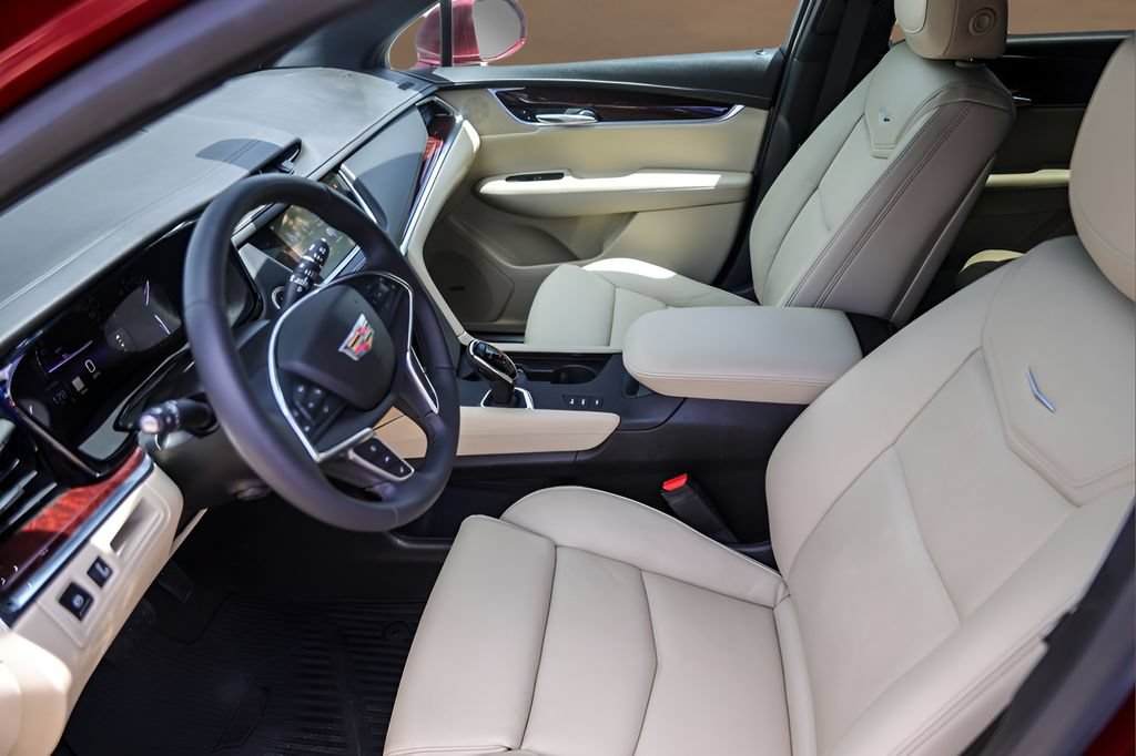 Used 2017 Cadillac XT5 Premium Luxury AWD/4WD image 9