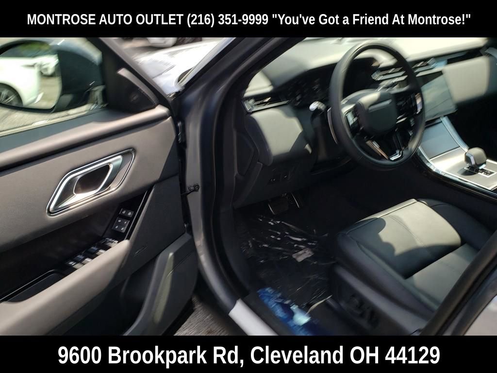 New 2026 Land Rover Range Rover Velar Dynamic SE image 4