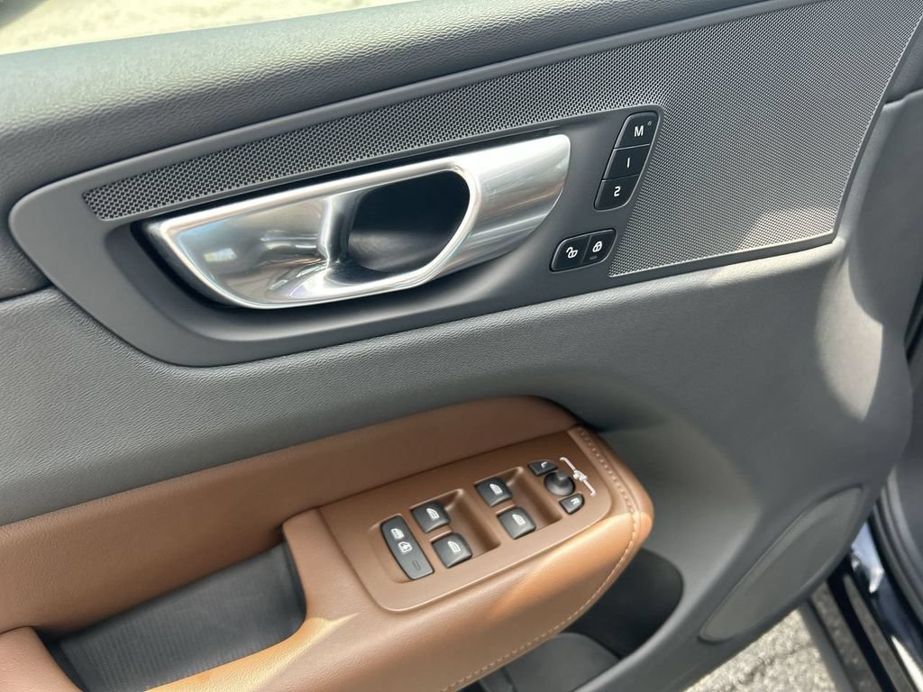 Certified 2023 Volvo XC60 B5 Plus w/ Climate Package AWD/4WD image 16