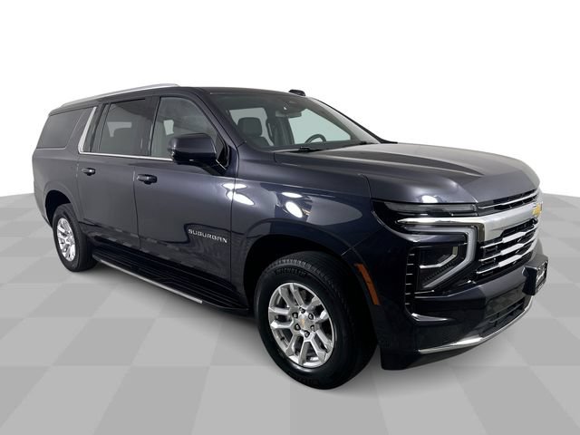 Used 2025 Chevrolet Suburban LT AWD/4WD image 2