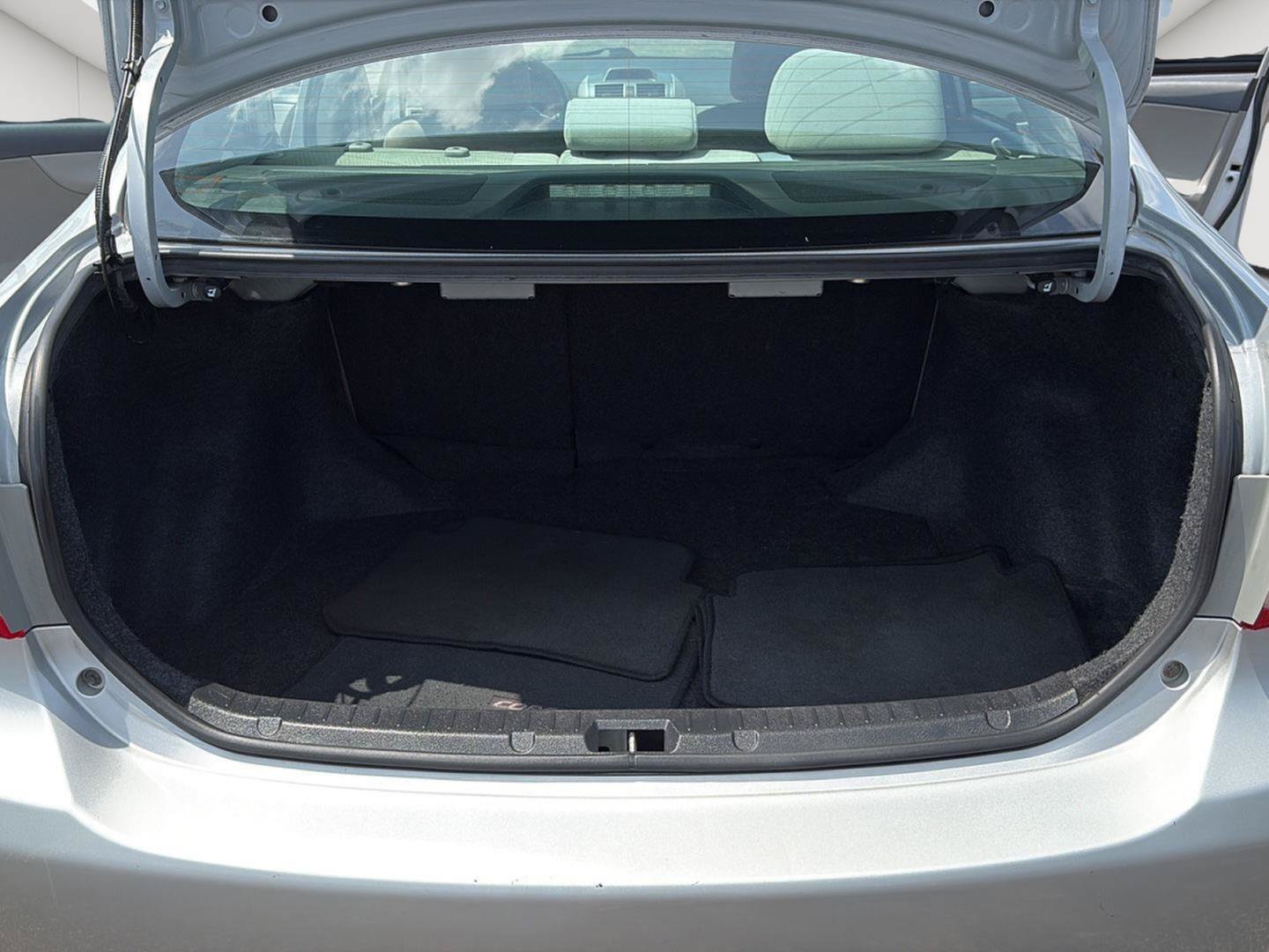 Used 2012 Toyota Corolla LE FWD image 17