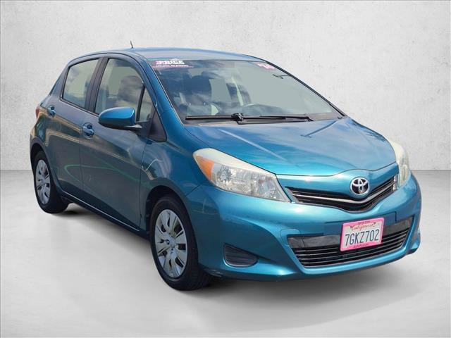 Used 2014 Toyota Yaris LE FWD video 3