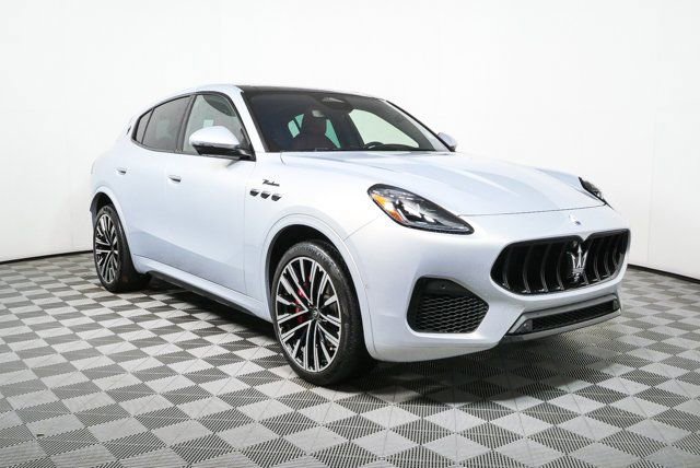 Used 2023 Maserati Grecale Modena AWD/4WD image 36