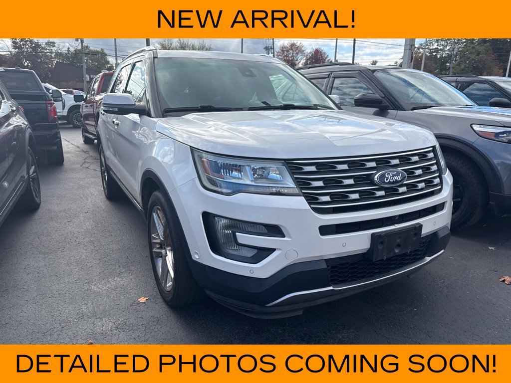 Used 2017 Ford Explorer Limited w/ Equipment Group 301A AWD/4WD image 2