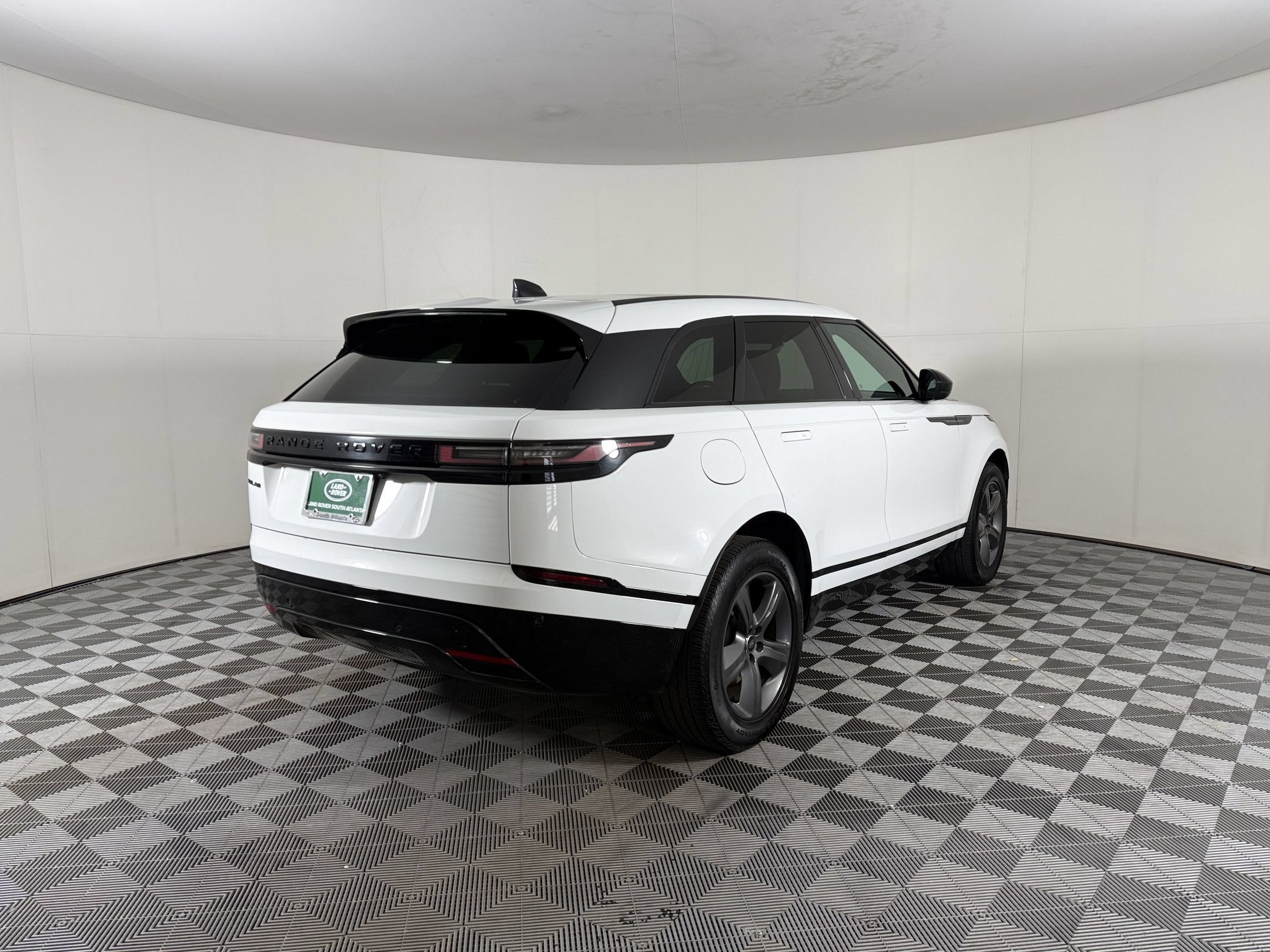 Used 2025 Land Rover Range Rover Velar Dynamic SE AWD/4WD image 9