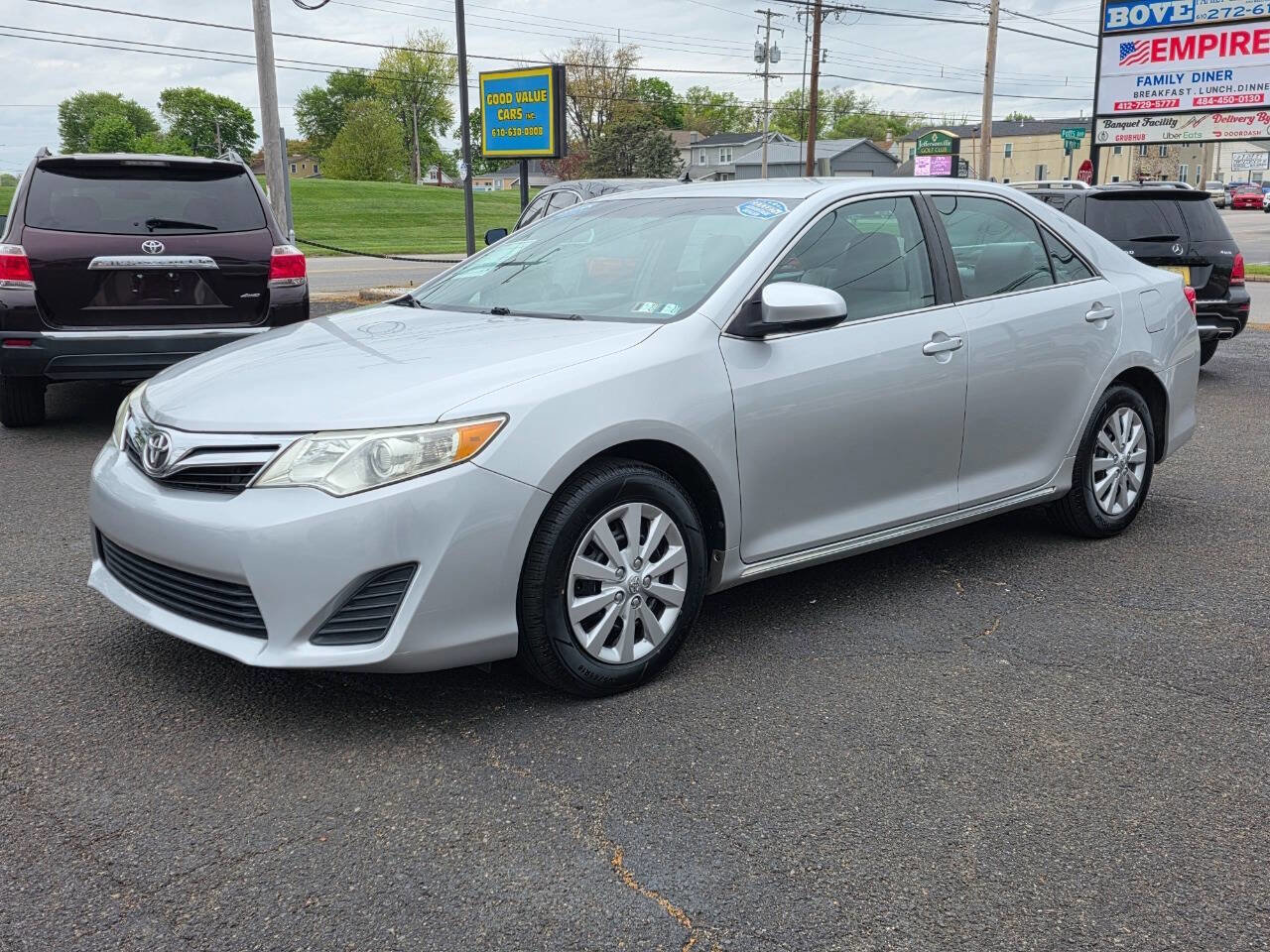 Used 2012 Toyota Camry LE FWD image 1