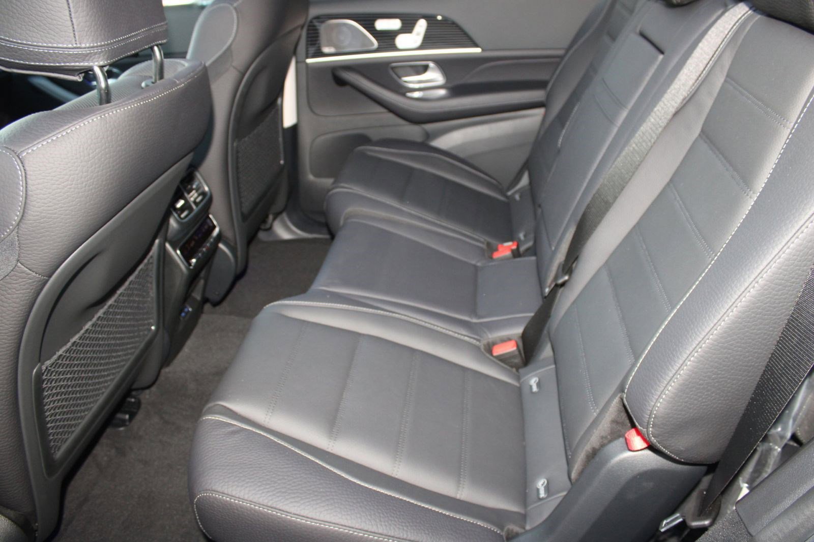 New 2026 Mercedes-Benz GLS 450 4MATIC image 31