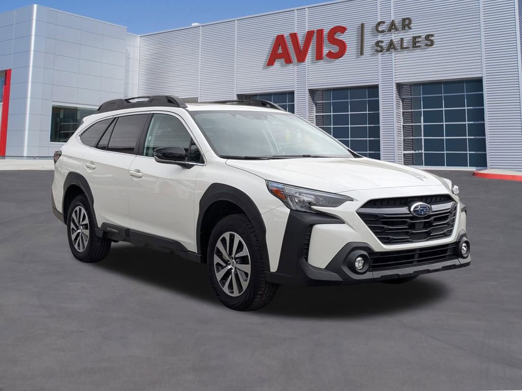 Used 2025 Subaru Outback Premium image 9