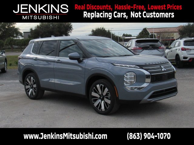 New 2026 Mitsubishi Outlander SE image 1