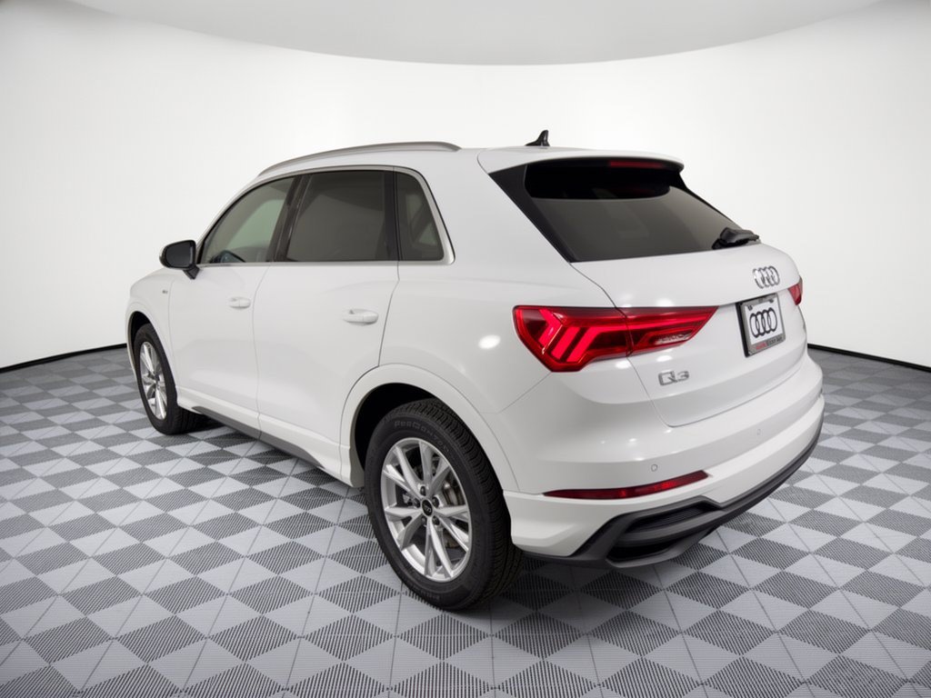 Certified 2025 Audi Q3 2.0T Premium w/ Convenience Package AWD/4WD image 3