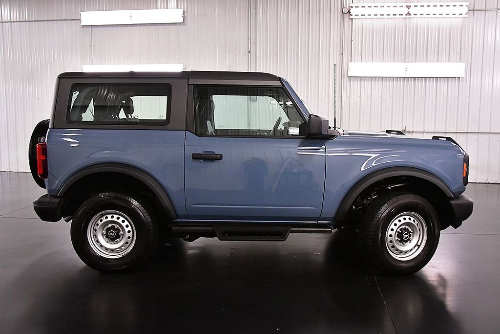 Used 2025 Ford Bronco 2-Door AWD/4WD image 8