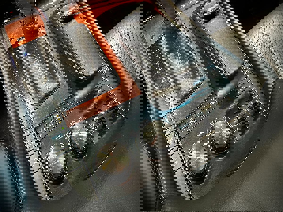 Used 2016 Lexus LX 570 4WD w/ Luxury Package image 38