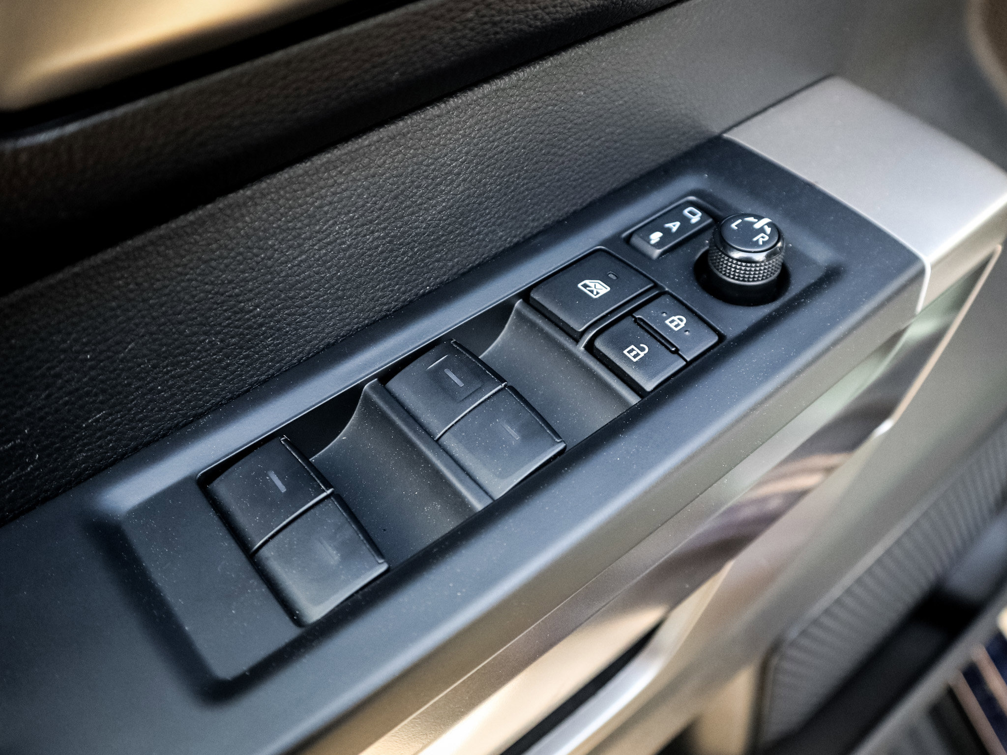 Used 2024 Toyota Sequoia SR5 w/ SR5 Premium Package AWD/4WD image 15