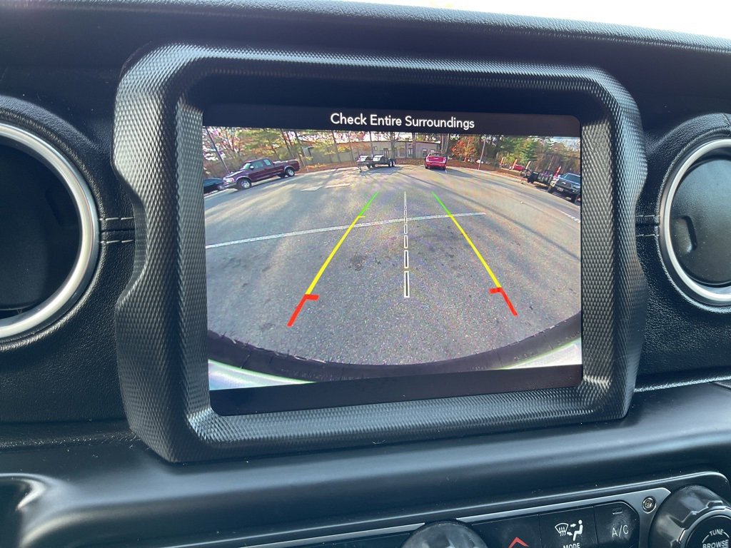 Used 2018 Jeep Wrangler Unlimited Sahara image 11