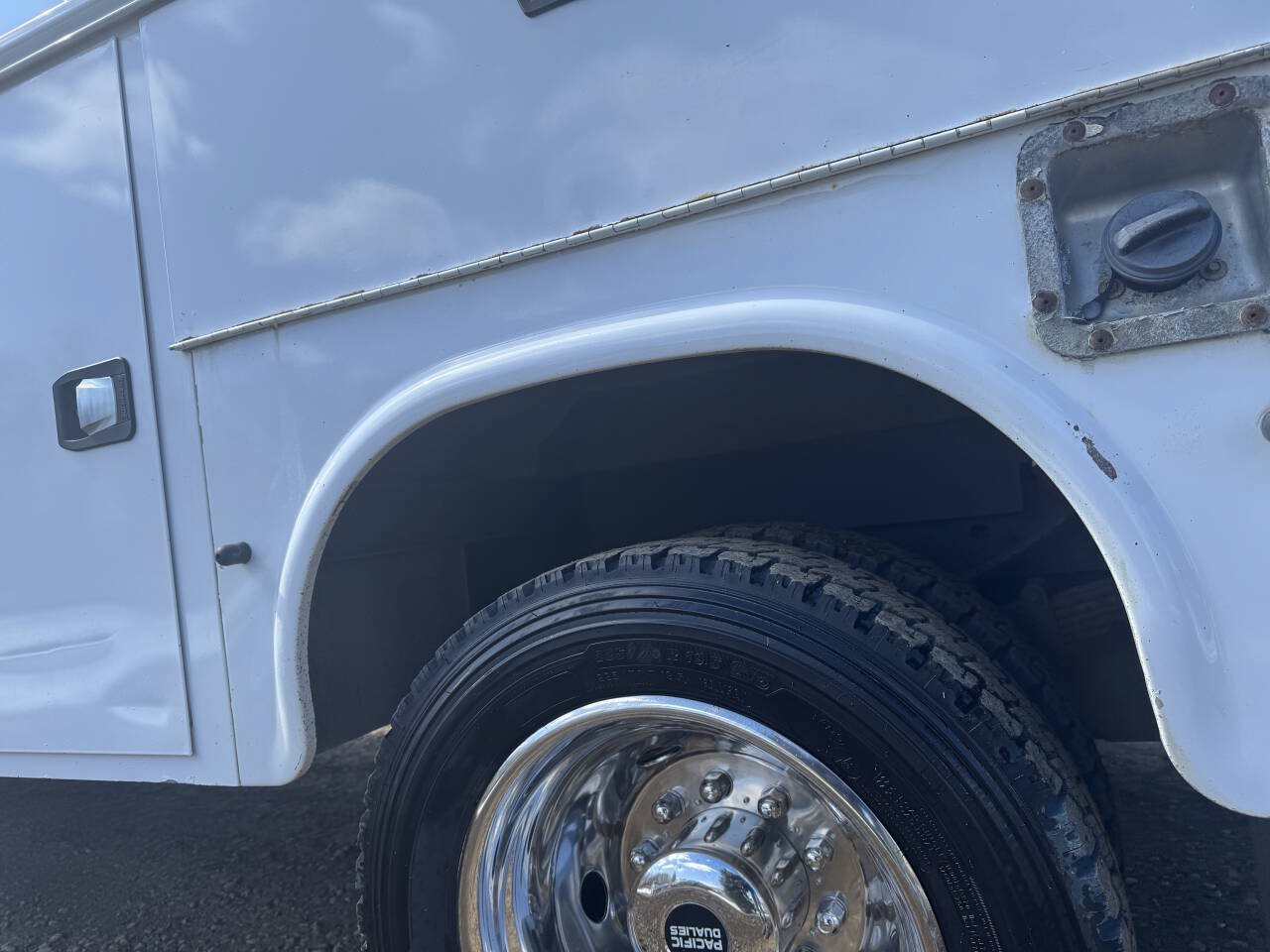 Used 2018 Ford F550 4x4 Regular Cab Super Duty image 25