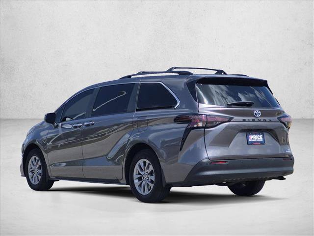 Used 2024 Toyota Sienna XLE FWD image 8
