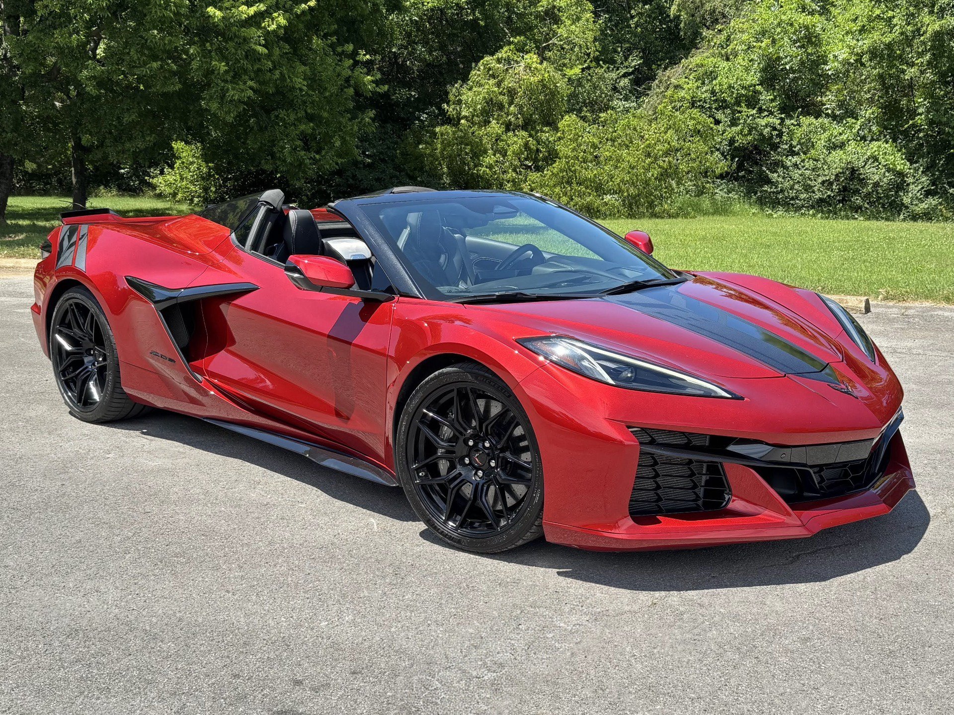 Used 2024 Chevrolet Corvette Z06 RWD image 9