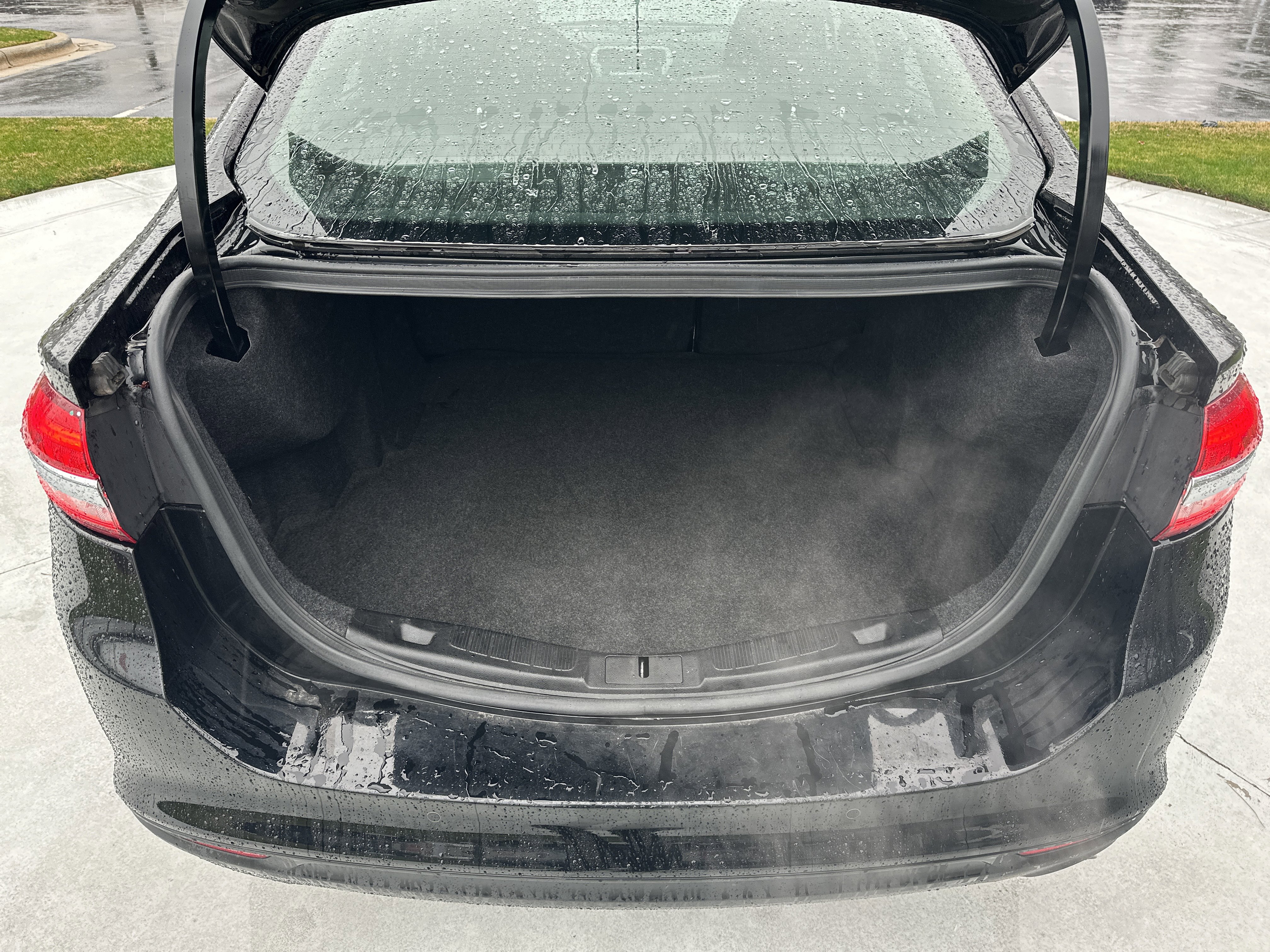 Used 2017 Ford Fusion SE w/ Fusion SE Technology Package image 31