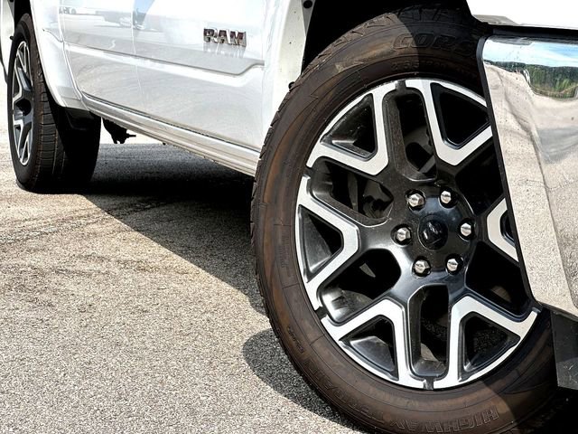 Used 2025 RAM 1500 Laramie AWD/4WD image 2