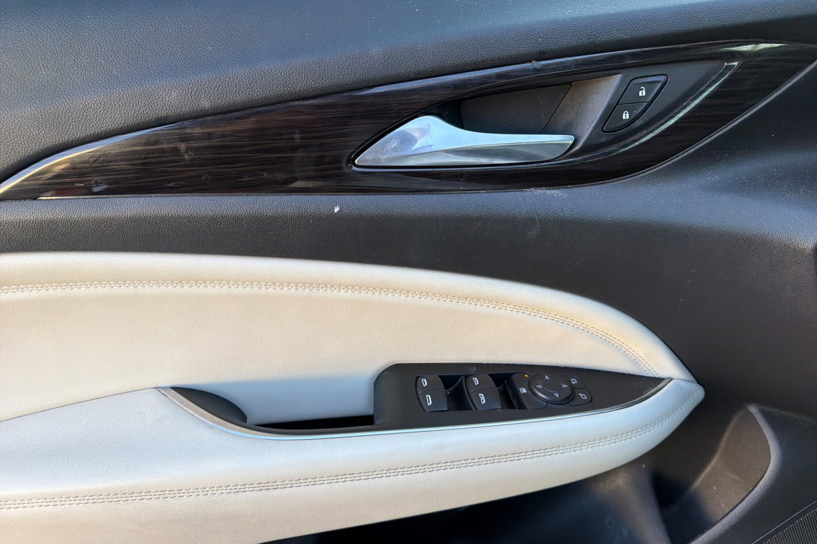 Used 2020 Buick Regal Avenir w/ Driver Confidence Package II FWD image 13
