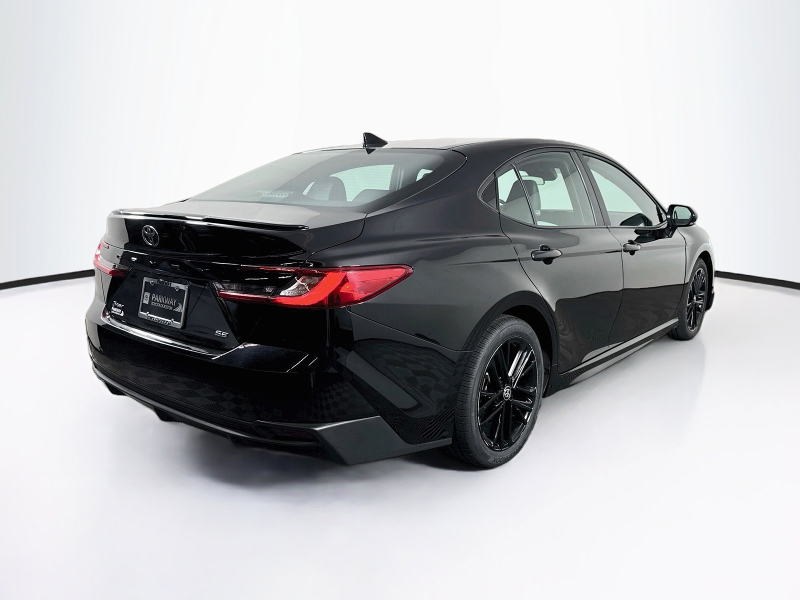 Used 2025 Toyota Camry SE FWD image 7