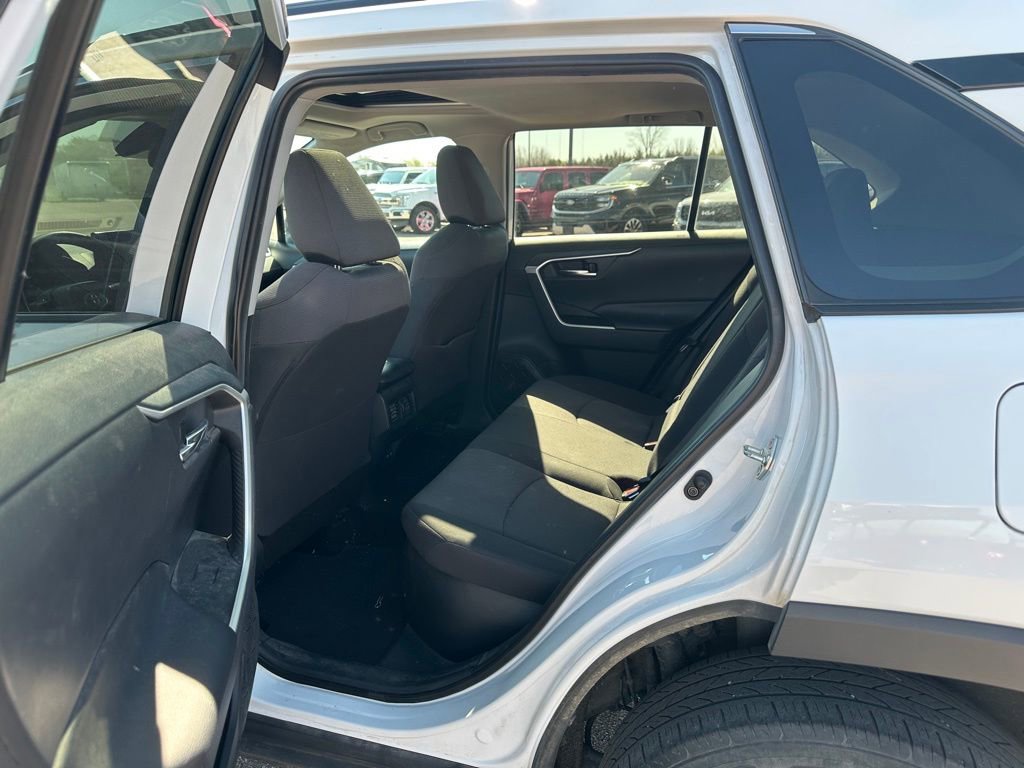 Used 2019 Toyota RAV4 XLE w/ Convenience Package AWD/4WD image 21