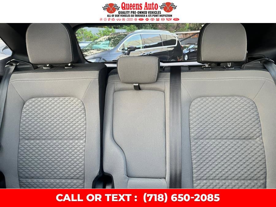 Used 2020 Ford Escape SE image 10