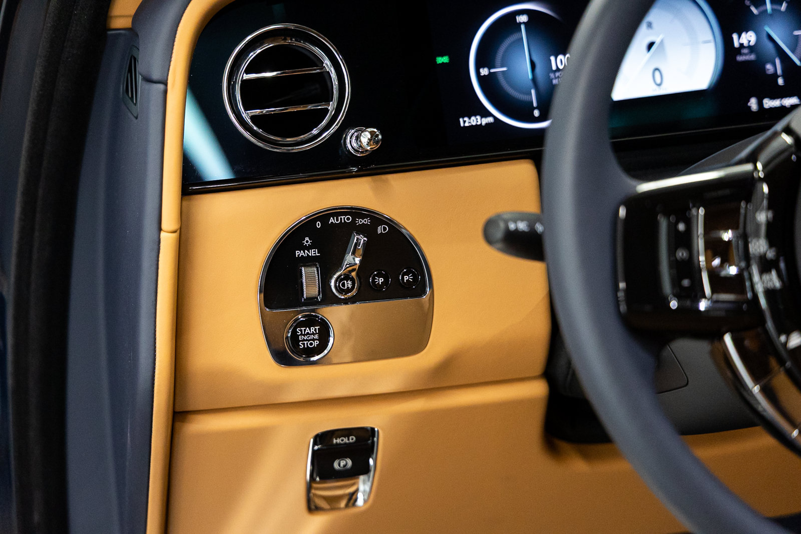 Certified 2025 Rolls-Royce Cullinan AWD/4WD image 39