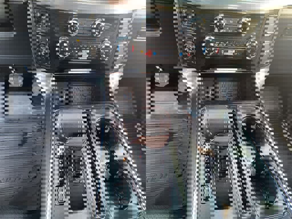 Used 2023 Ford F150 Lariat w/ Equipment Group 502A High image 20