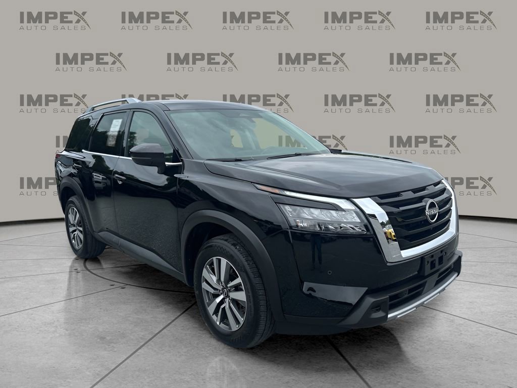 Used 2025 Nissan Pathfinder SL image 7