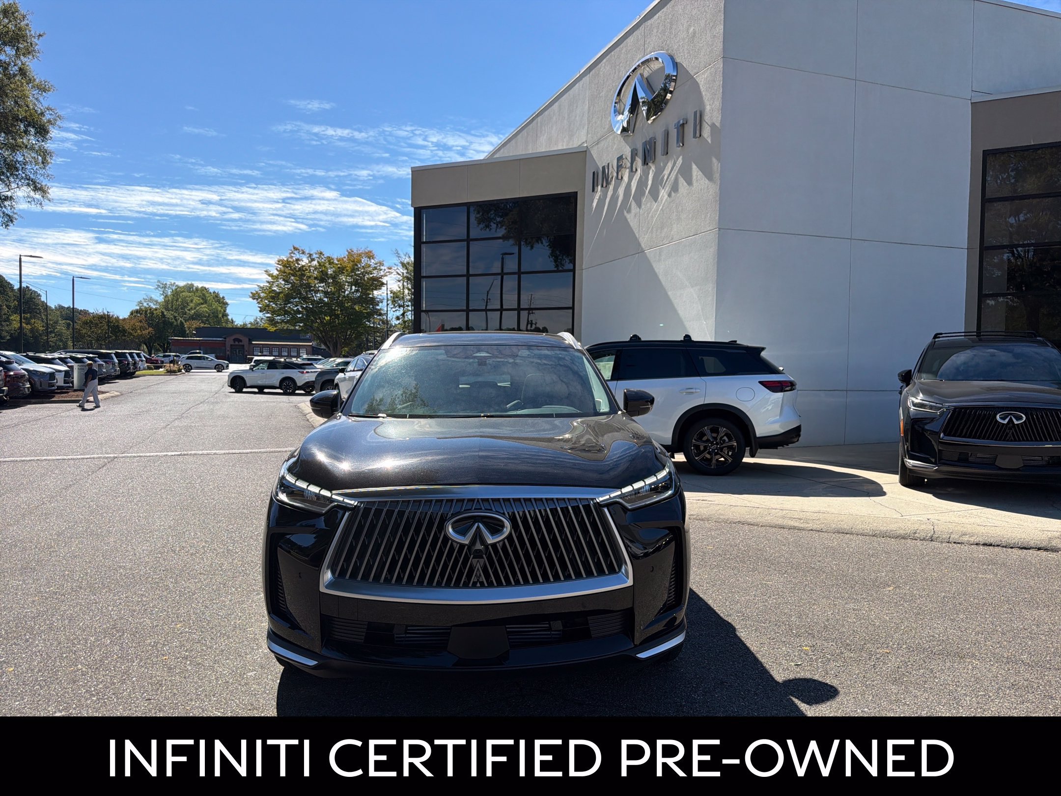 Certified 2026 INFINITI QX60 Luxe w/ Cargo Package FWD image 3