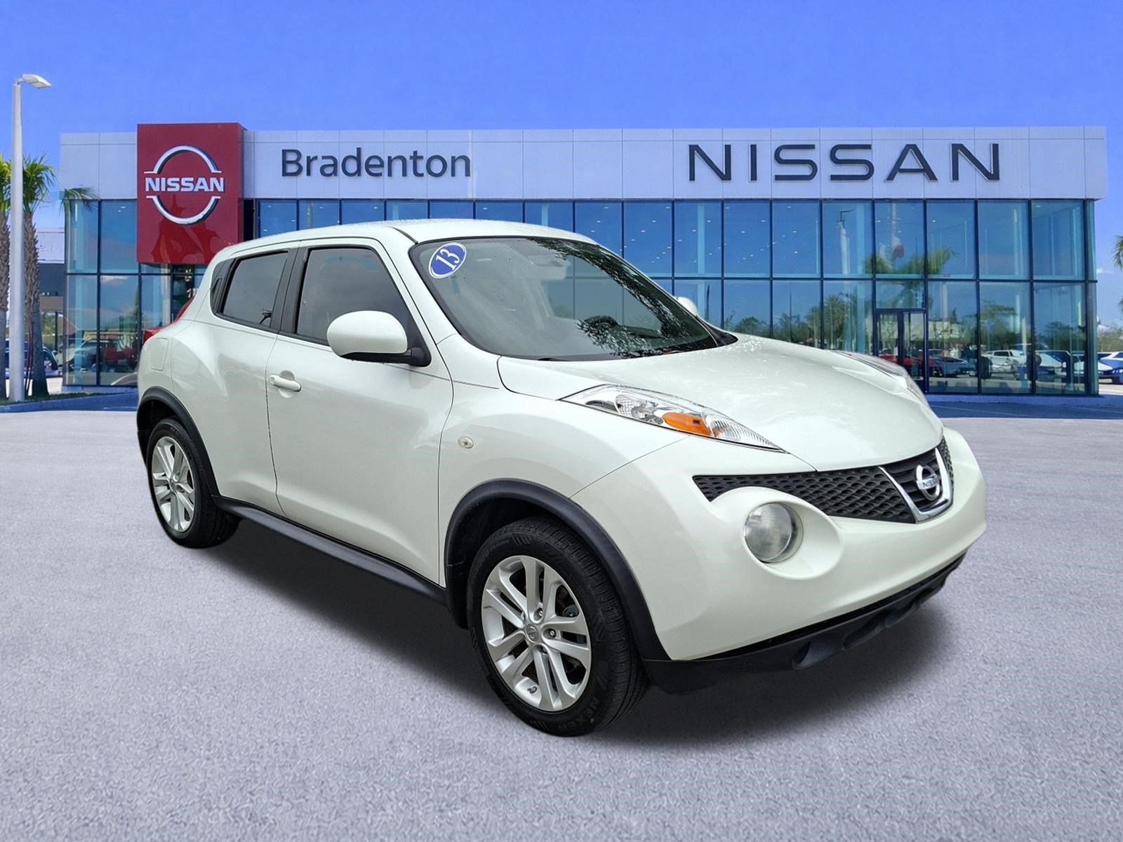 Used 2013 Nissan Juke S FWD image 3