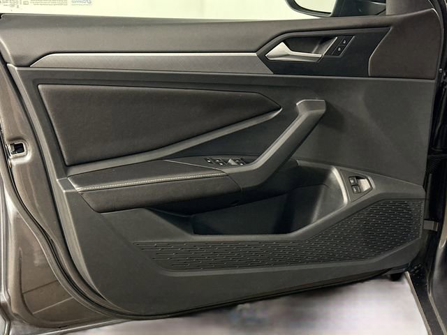 Used 2023 Volkswagen Jetta SE FWD image 20