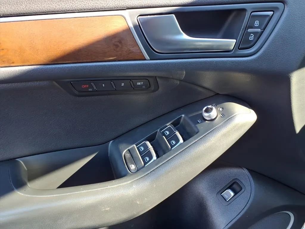 Used 2016 Audi Q5 2.0T Premium Plus w/ Technology Package image 25