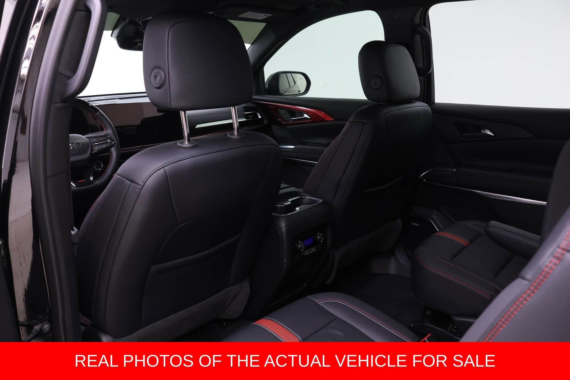 Used 2024 Chevrolet Traverse RS image 10