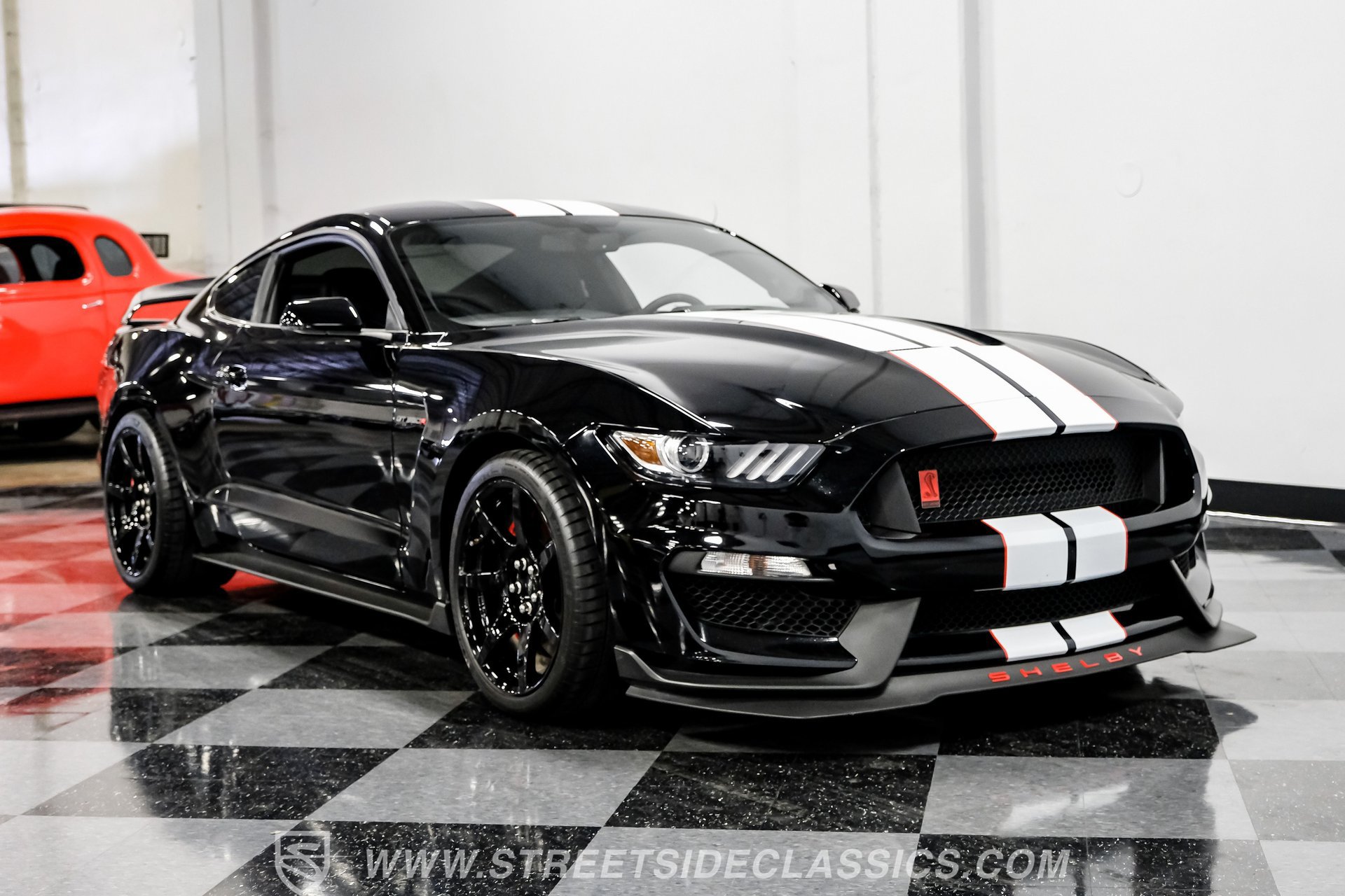 Used 2020 Ford Mustang Shelby GT350R w/ GT350R Equipment Group 920A RWD image 17