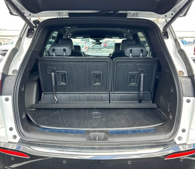 Used 2024 Buick Enclave Essence w/ Sport Touring Edition FWD image 8