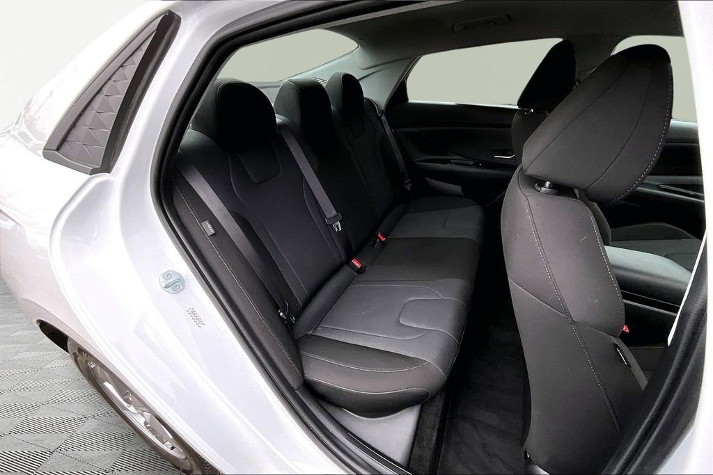 Used 2024 Hyundai Elantra SE image 27