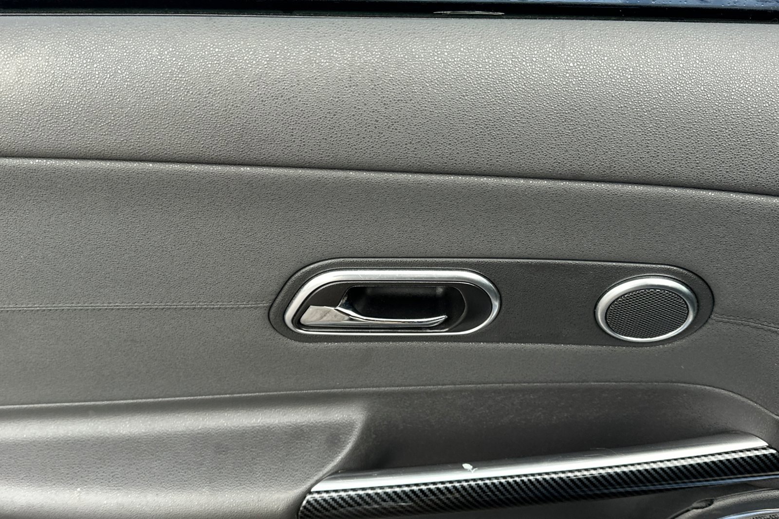 Used 2005 Chrysler Crossfire SRT-6 image 11