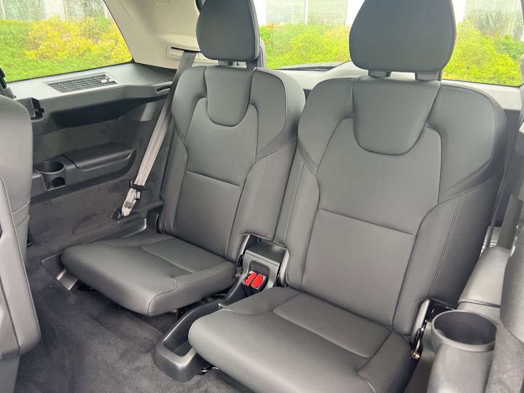 New 2026 Volvo XC90 B6 Plus w/ Protection Package Premier image 32