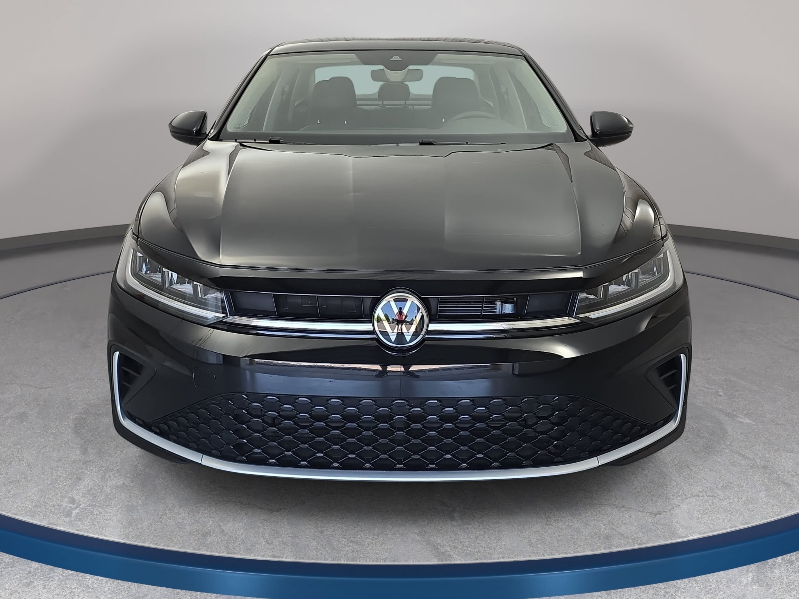 Certified 2025 Volkswagen Jetta SE w/ Sunroof Package FWD image 2