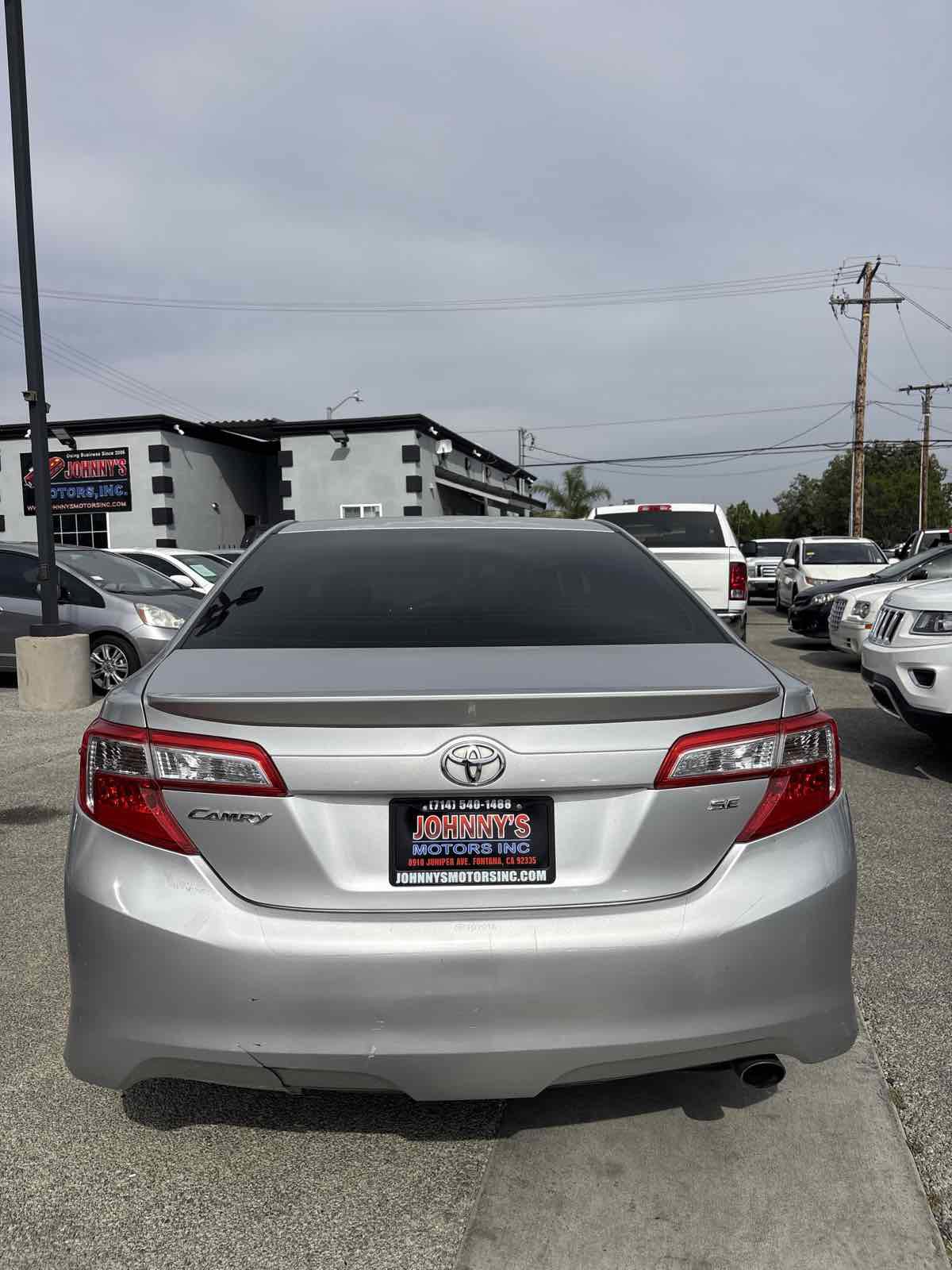 Used 2012 Toyota Camry SE image 3